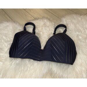 Cacique Lightly Lined T-Shirt No Wire Bra Silver Stripes Womens 36DD Blue Gray